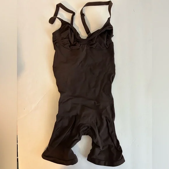 Skims Seamless Sculpt Mid Thigh Bodysuit in Espresso Brown NIB